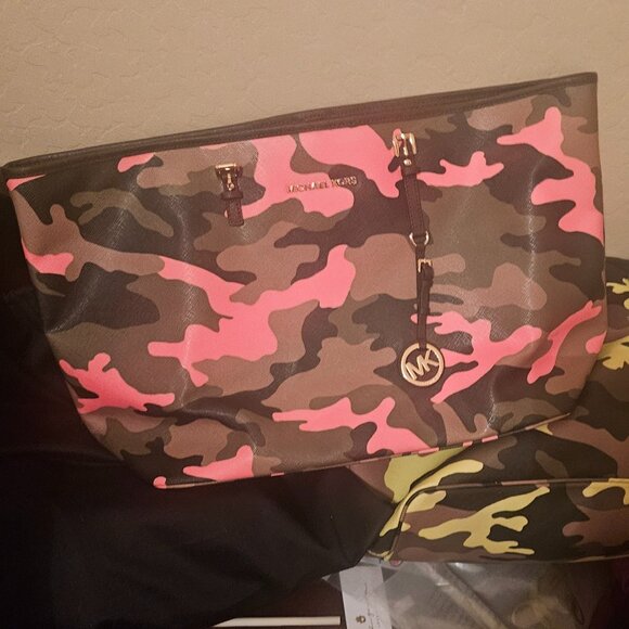 Camouflage Michael kors tote bag. - Picture 1 of 3
